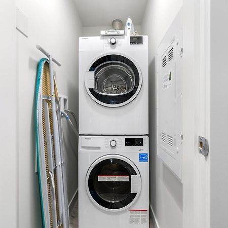 Modern Comfort At Ubc: 1Br Condo Near Campus Vancouver Kültér fotó