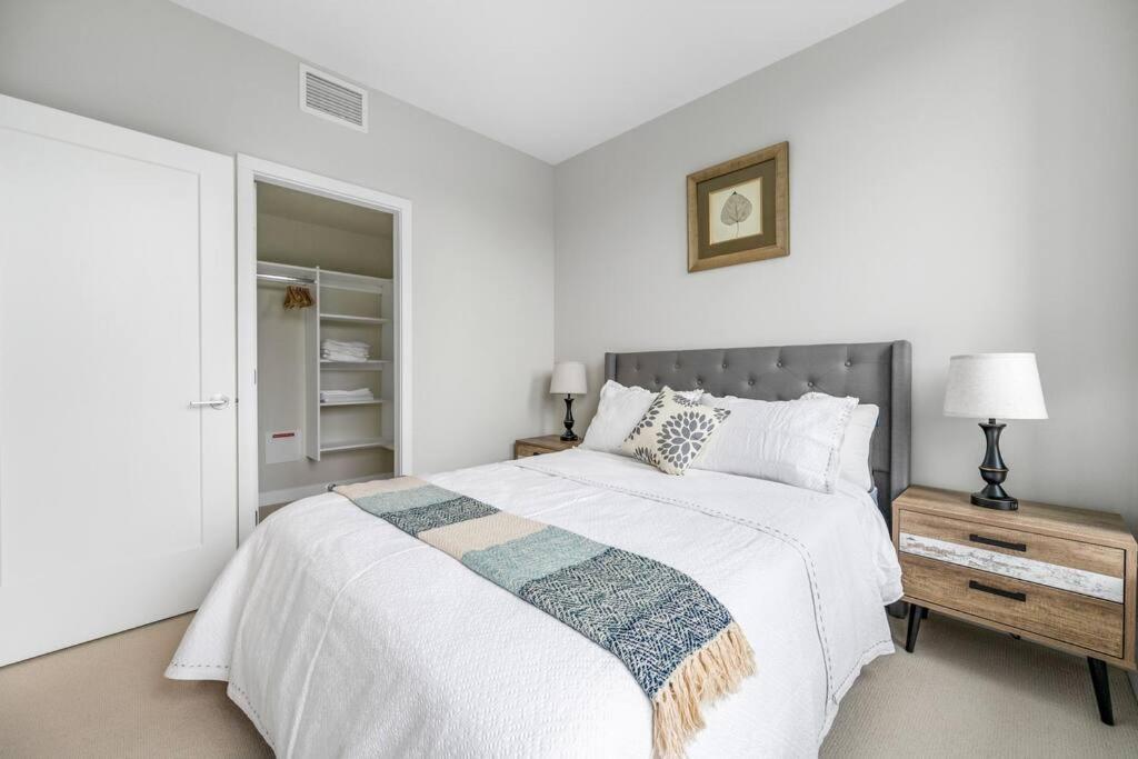 Modern Comfort At Ubc: 1Br Condo Near Campus Vancouver Kültér fotó