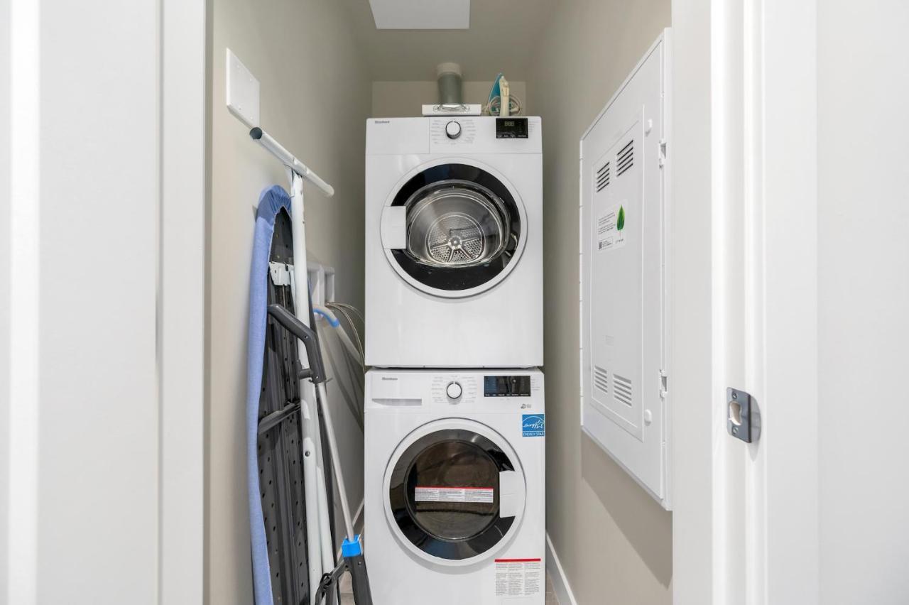 Modern Comfort At Ubc: 1Br Condo Near Campus Vancouver Kültér fotó